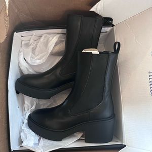 Nine West Dolea Chelsea Lug Sole Boots